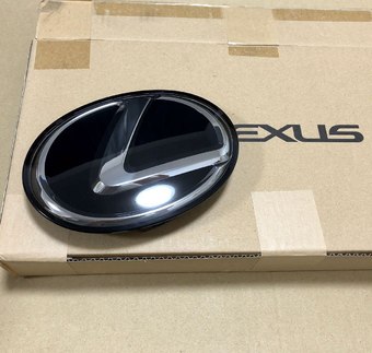 Передний логотип Lexus  LS GS RX NX RC HS CT 250 350 460 300 450h 600h 