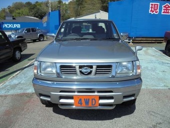 Nissan Datsun 2.4 AX double cab 4WD 2002 г