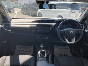  Toyota Hilux 2.4 Z дизель 4WD