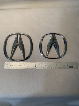 Acura фирменный логотип