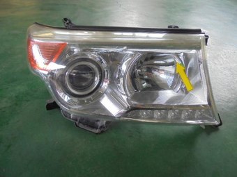 Фара передняя правая TOYOTA Landcruiser 2012 CBA-URJ202W 8113060F60