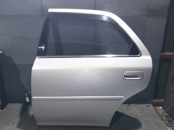 Дверь задняя левая в сборе TOYOTA Cresta 1998 GF-GX105 6700422390