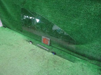 Стекло правой передней двери TOYOTA Prius 2011 DAA-ZVW30 6810147082