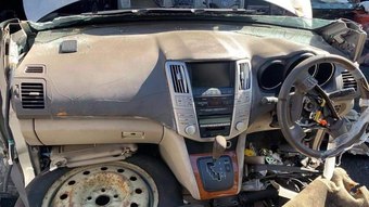 Nose cut Toyota Harrier цвет 1С0