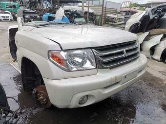 Nose cut Mitsubishi Pajero Io H77W 4G94