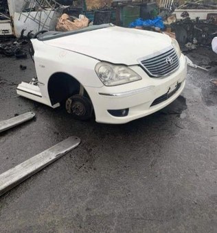 Nose cut Toyota Crown Majesta 2005 UZS186 3UZ-FE, передний